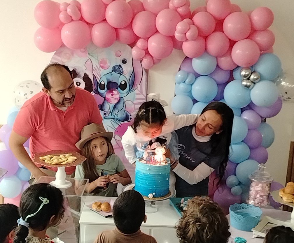 Celebración de cumpleaños en Hipopótamo Amarillo